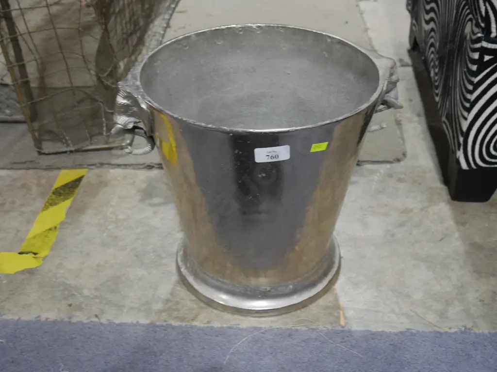 Wine bucket Image 1++