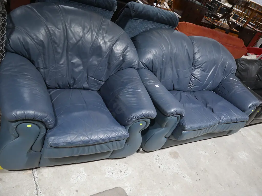 Two piece lounge suite Image 1++