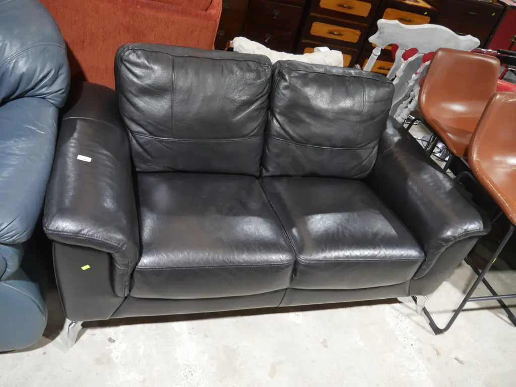 Black leather two seater couch Image 1++
