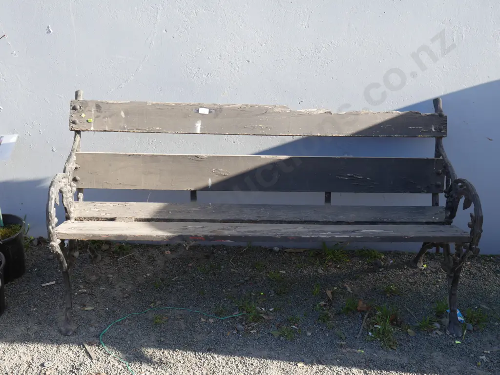 Outdoor bench Image 1++