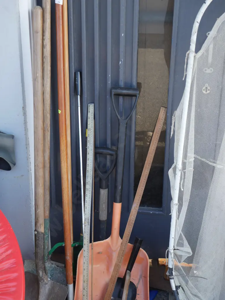 Assorted garden tools etc Image 1++