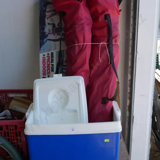 Chilly bin, camp chairs, foldaway picnic table
