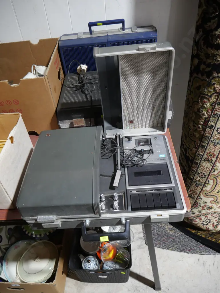 National Panasonic 3 in 1 Cassette radio phono Image 1++