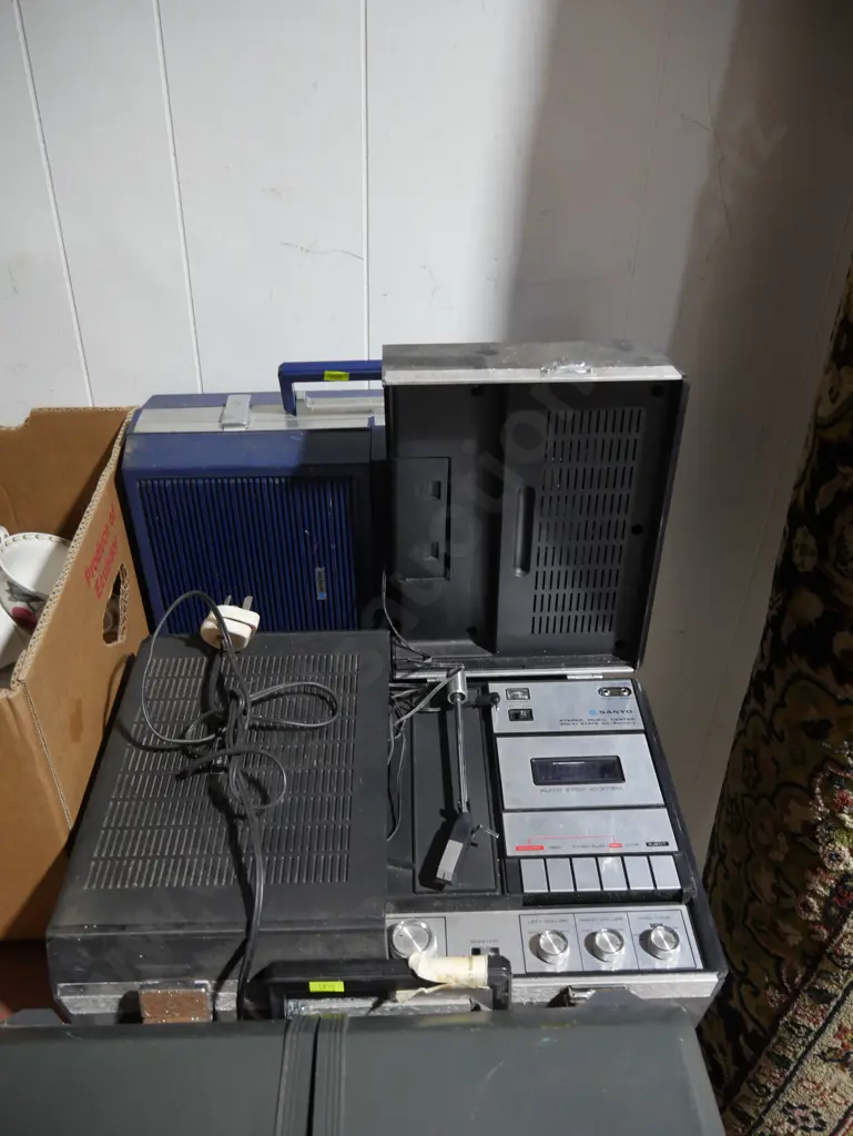 2 Sanyo music systems Image 1++