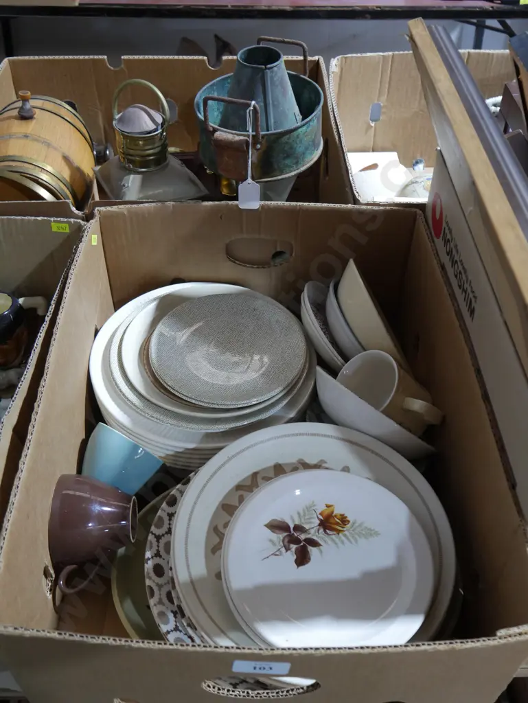 Crown Lynn china etc Image 1++