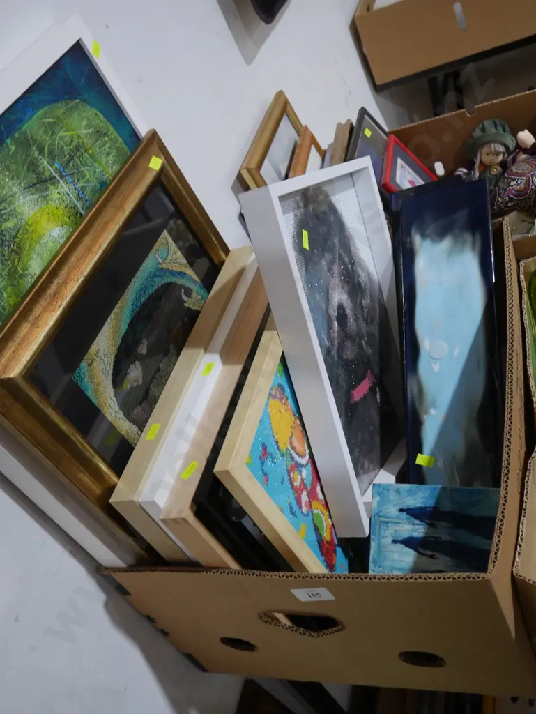 Box assorted art Image 1++