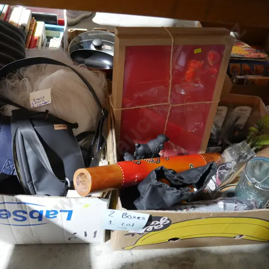 2 boxes didgeridoo, bags, aroma diffusers etc