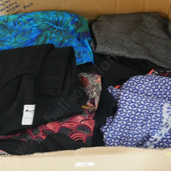 Assorted clothing size 16 to 20