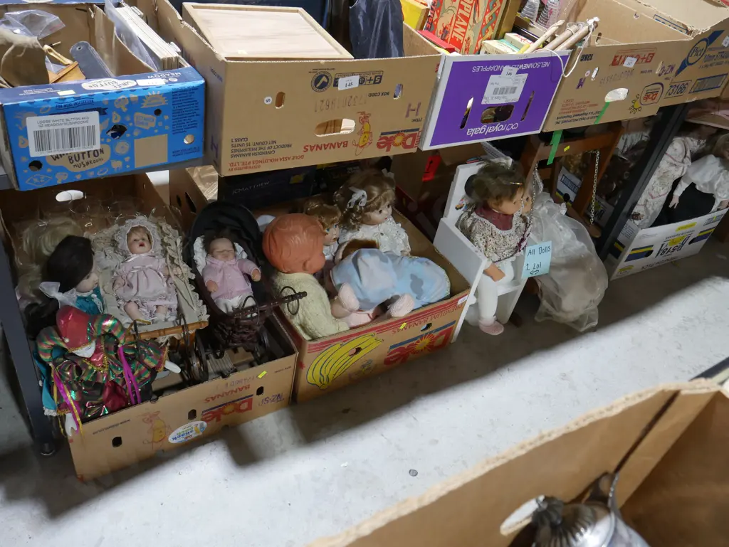Assorted dolls Image 1++