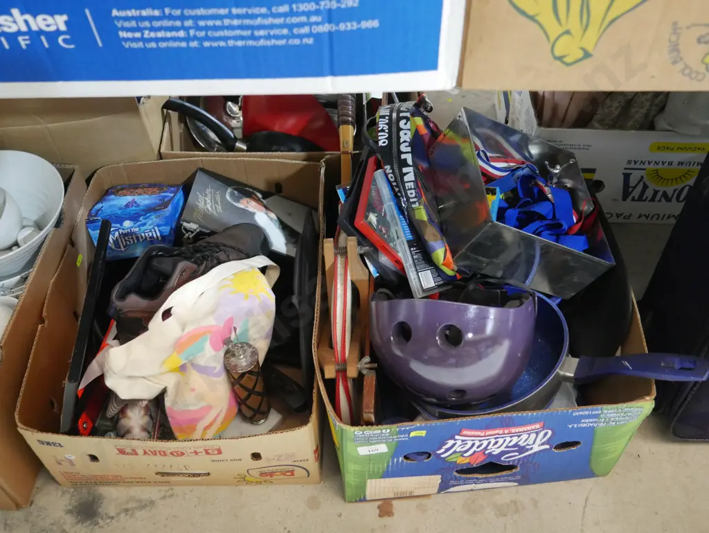 Two boxes of sundries Image 1++