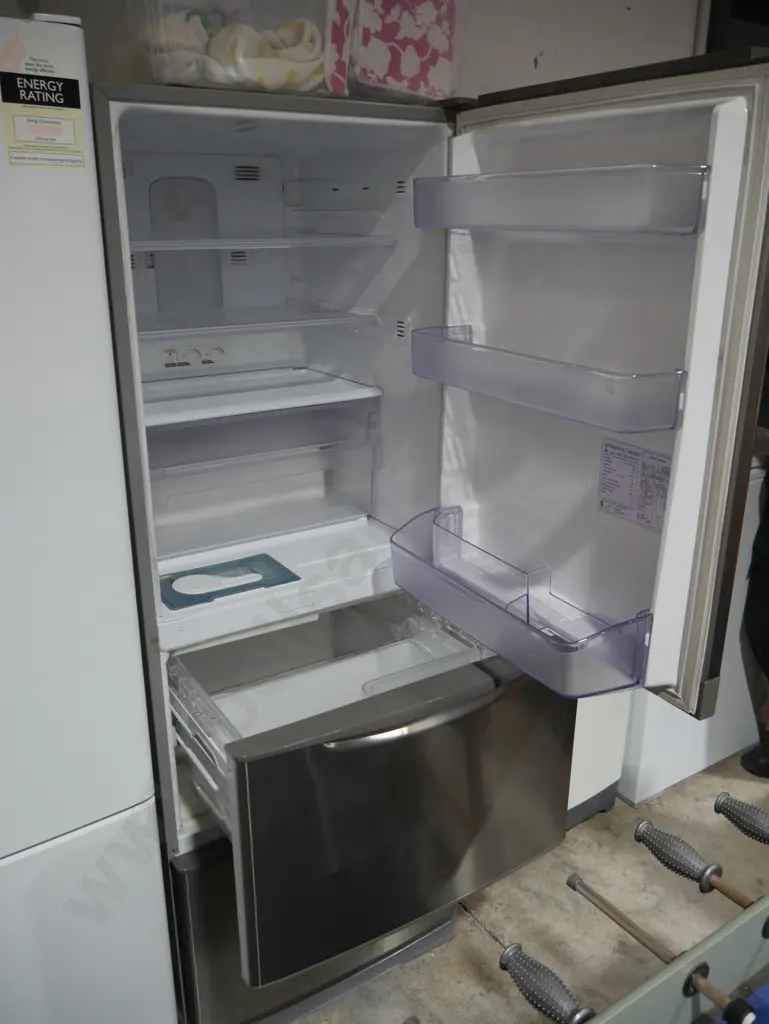 Mitsubishi fridge freezer with drawers Image 1++