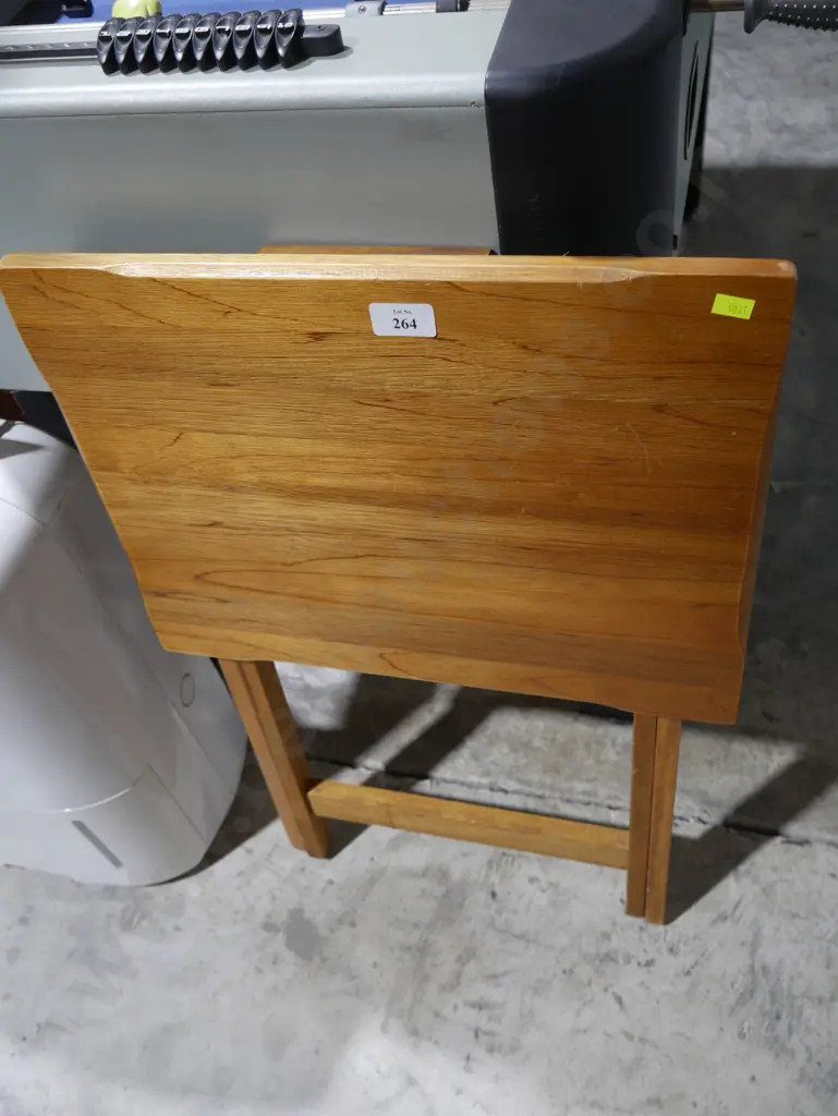 Folding table Image 1++