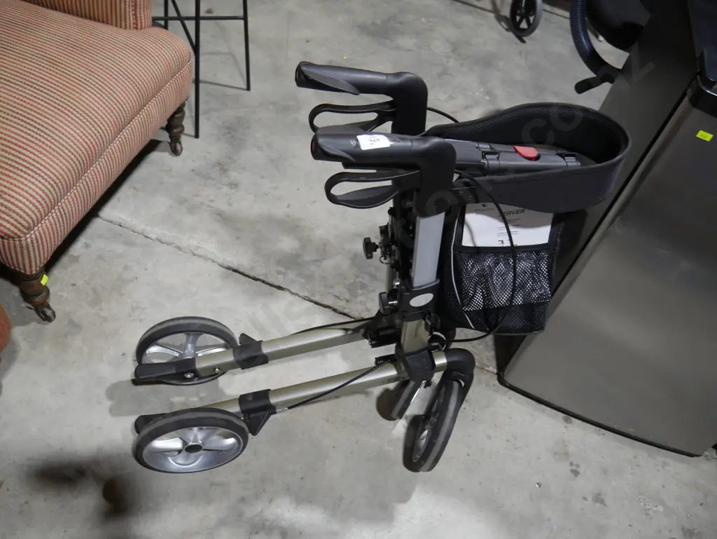 Mobility walker Image 1++