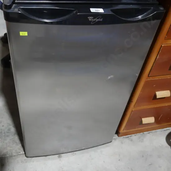 Bar fridge