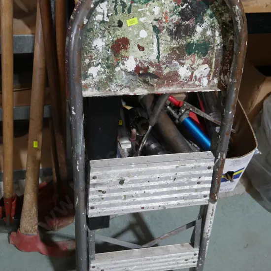 Step ladder