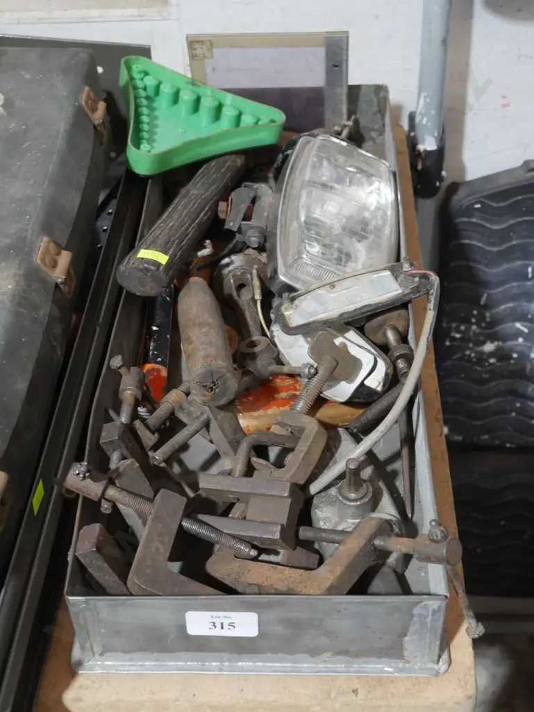 Assorted clamps etc Image 1++
