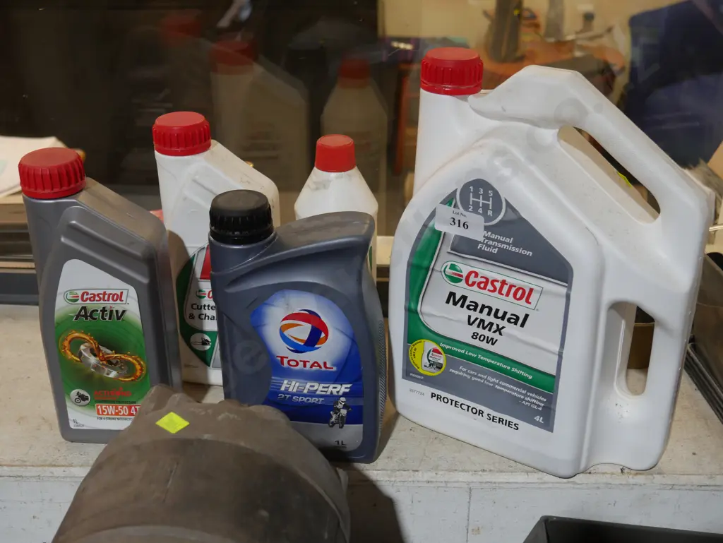 Assorted bottles of oil Image 1++