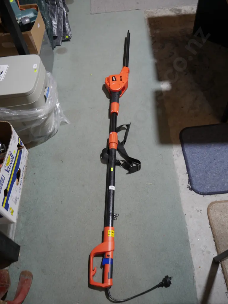 Jobmate electric hedge trimmer Image 1++