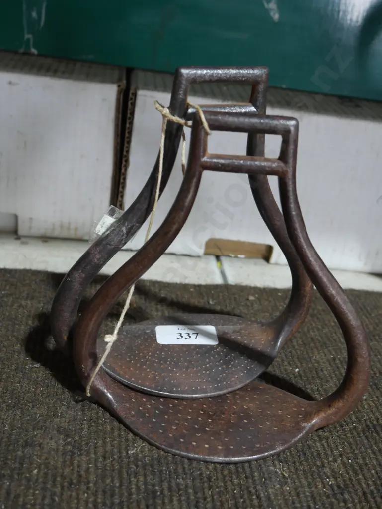 Stirrups Image 1++