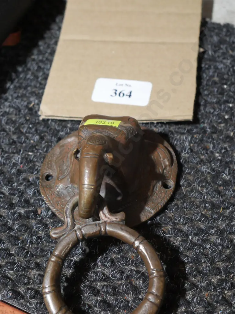 Metal elephant door knocker Image 1++