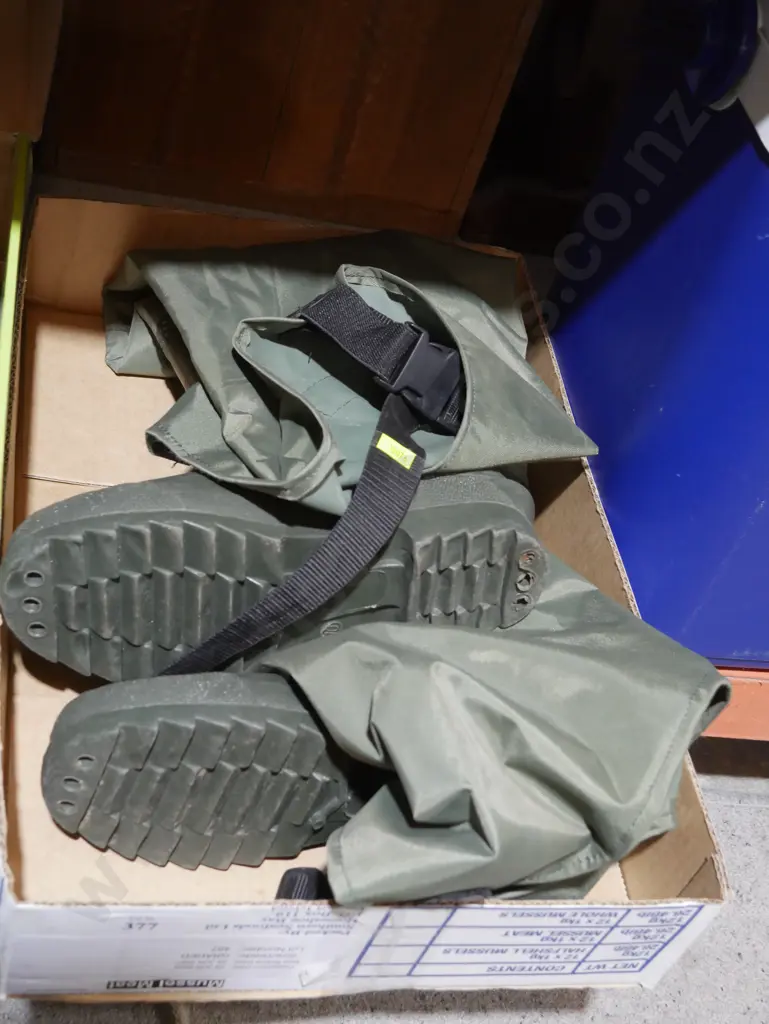 Waders size 10 Image 1++