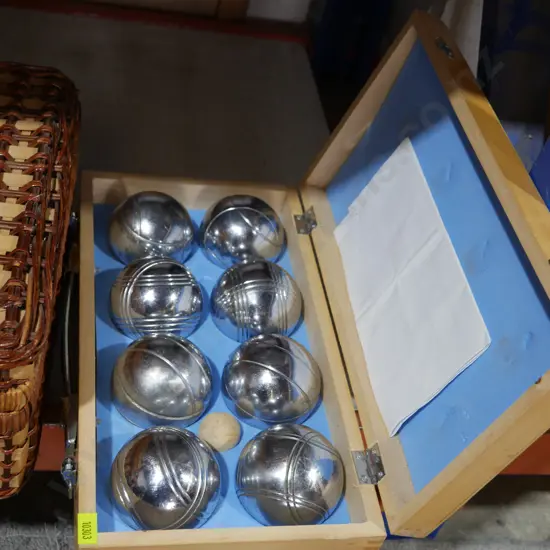 Petanque set
