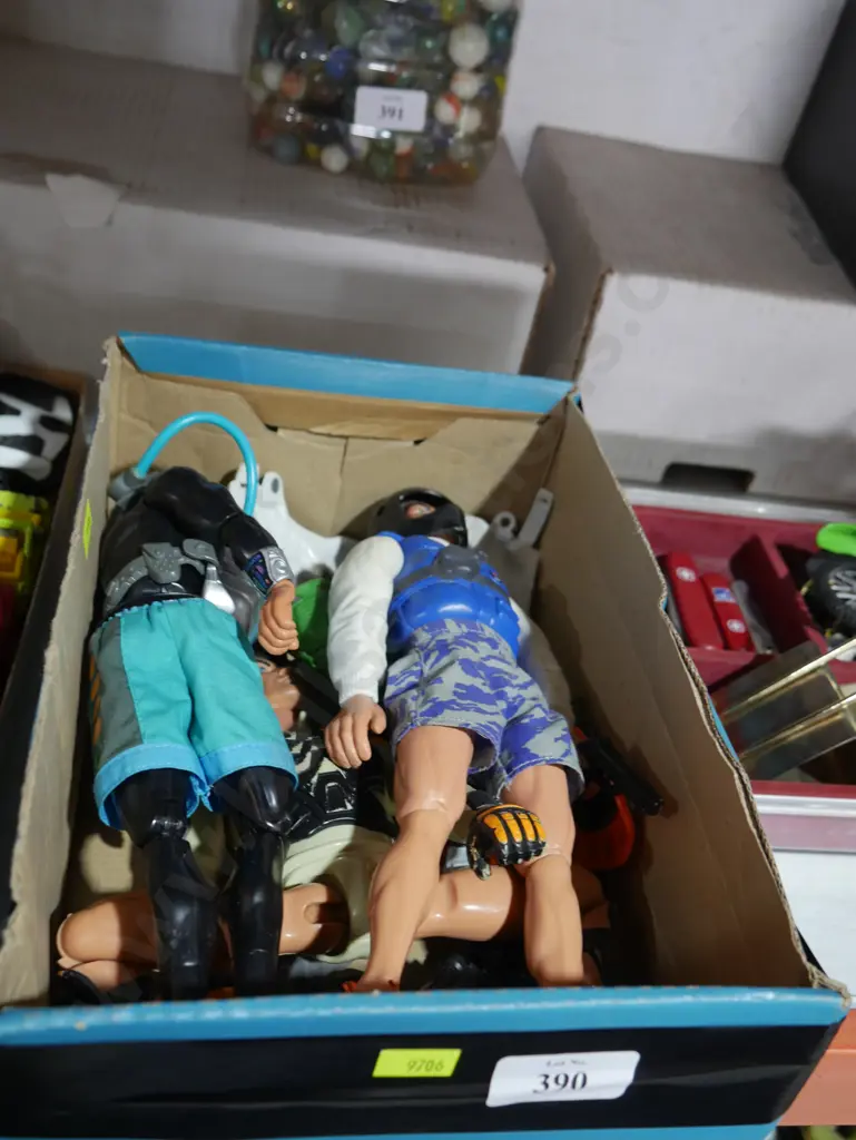 Toy figurines Image 1++