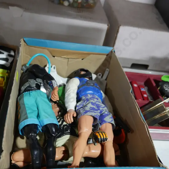 Toy figurines