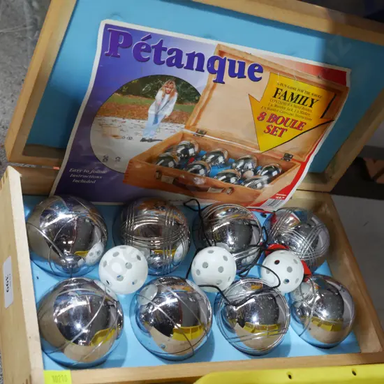 Petanque set