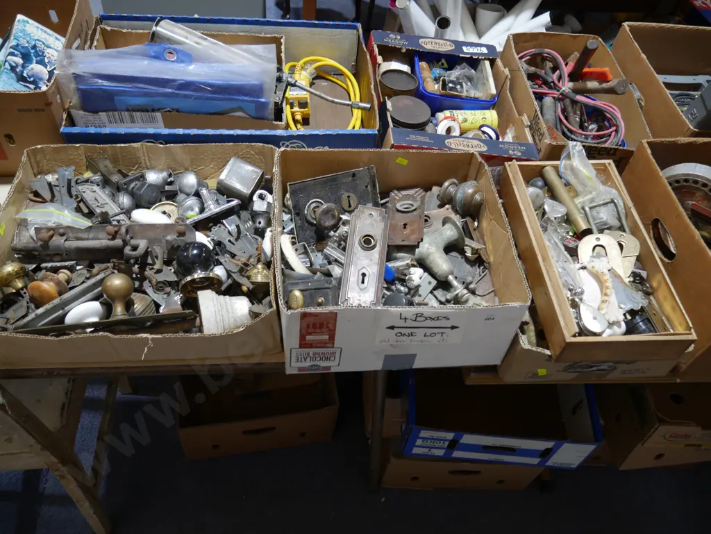 4 boxes of assorted door handles etc Image 1++