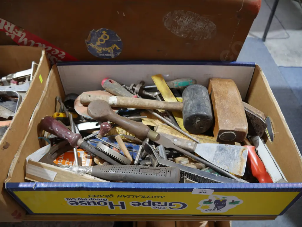 Assorted tools Image 1++