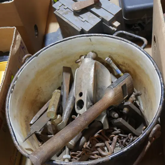 Assorted workshop sundries