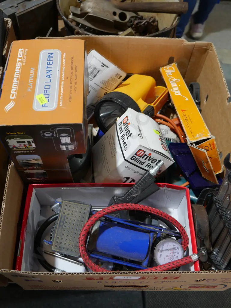 Assorted workshop items Image 1++