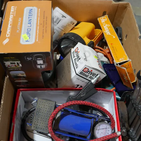 Assorted workshop items