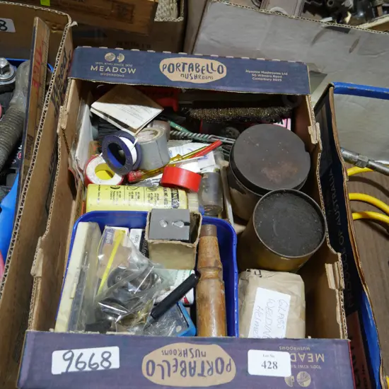 Assorted workshop items