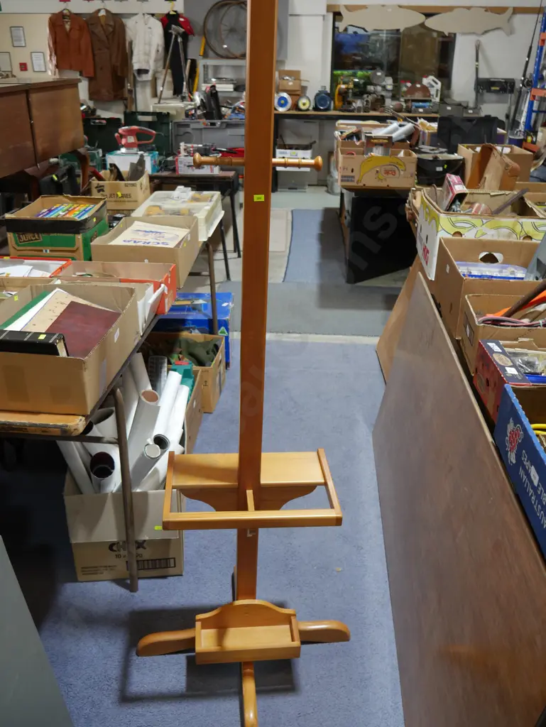 Coat stand Image 1++