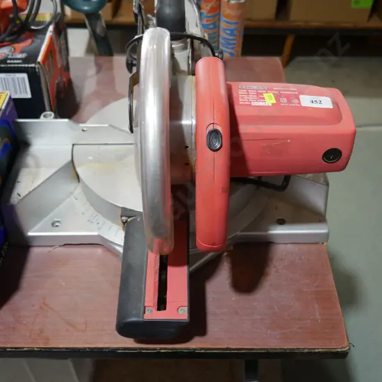 Compound saw