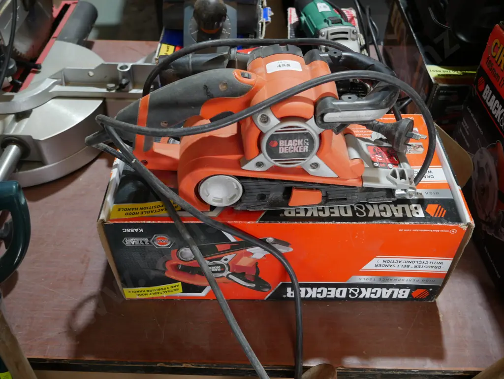 Black and Decker belt sander Image 1++