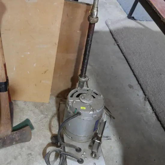 Motor and arm for shearing