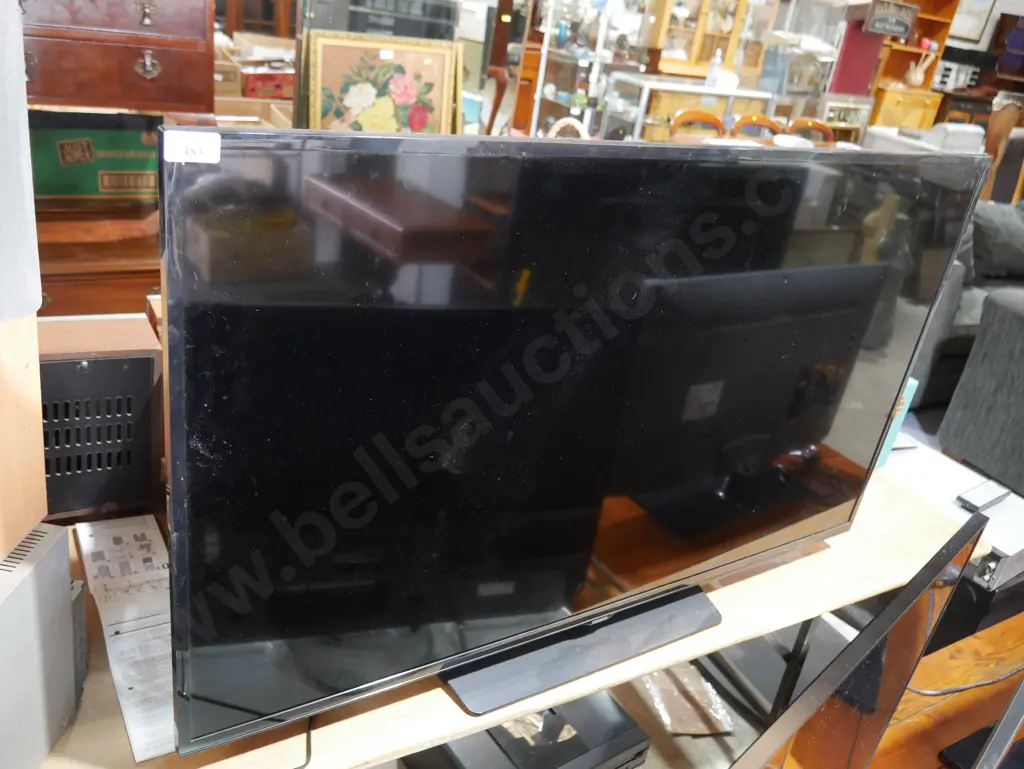 Samsung 48-in TV Image 1++