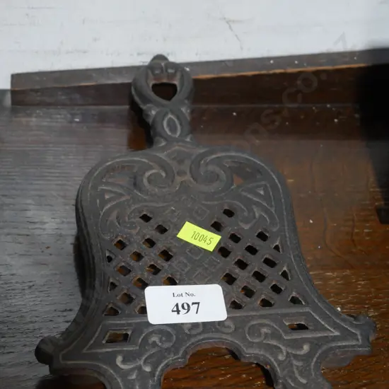 Cast iron trivet