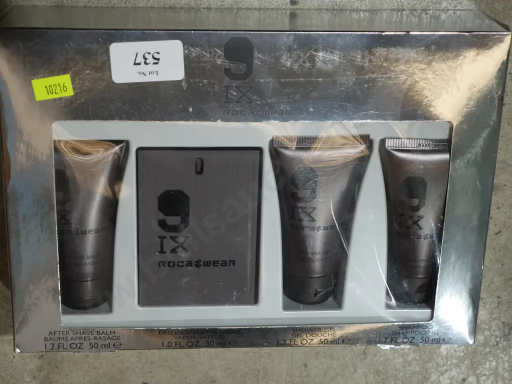 Boxed men's toiletries Image 1++