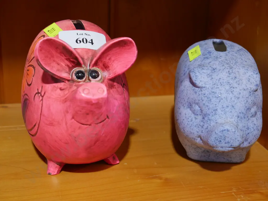 2 piggy banks Image 1++