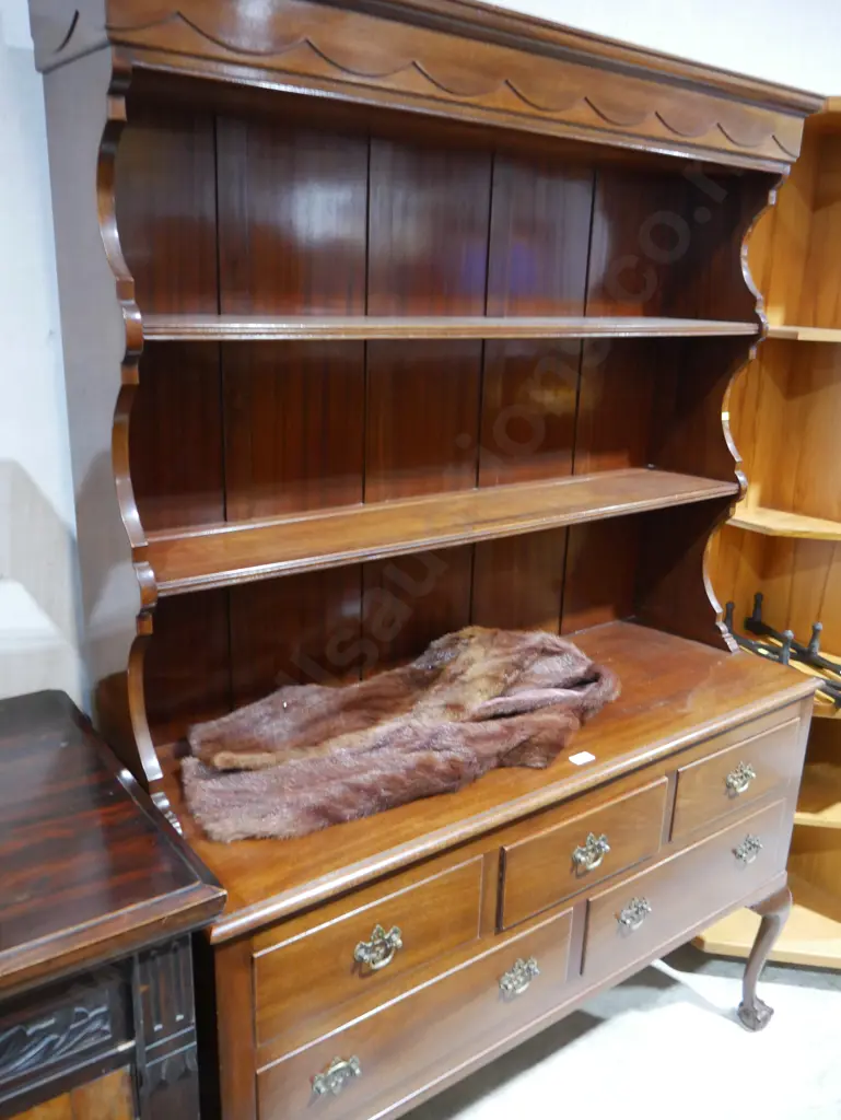 Sideboard Image 1++