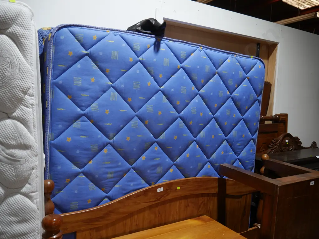 Double bed with headboard Image 1++