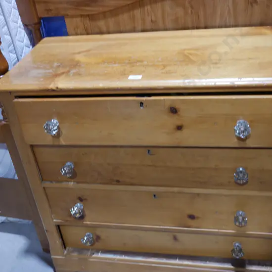 Chest of drawers