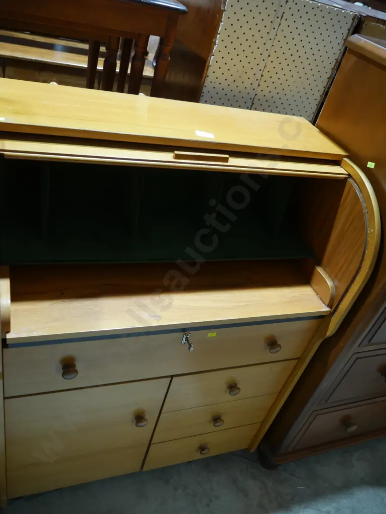 Roll top desk Image 1++