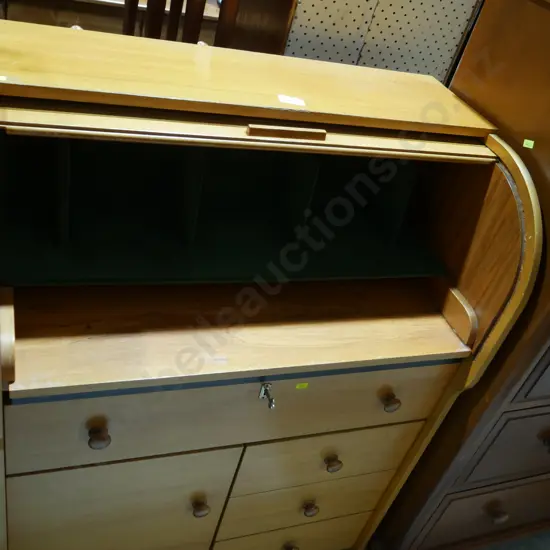 Roll top desk