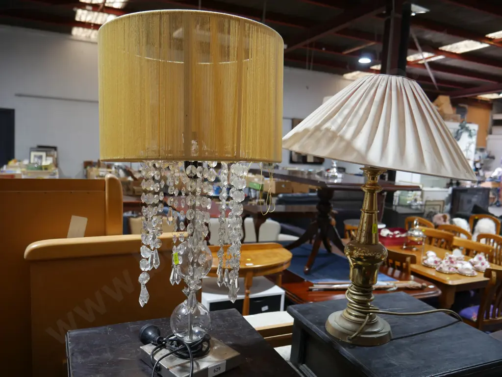 2 table lamps Image 1++