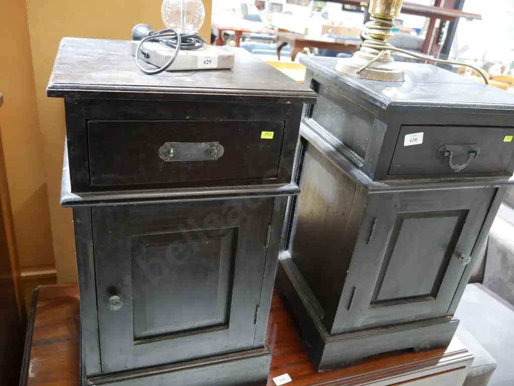 Two bedside cabinets Image 1++